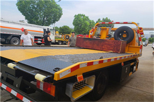 左安门附近拖车电话号码服务